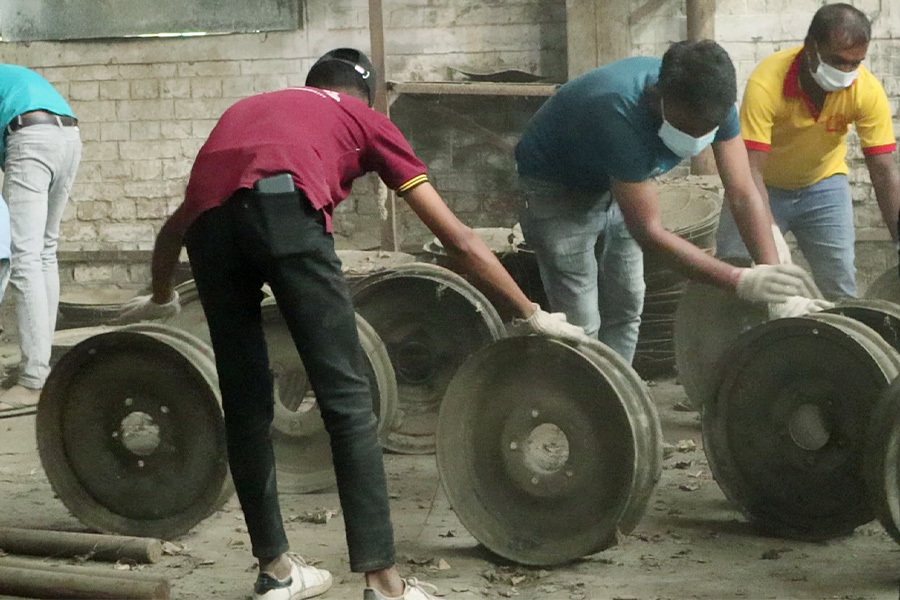 कृषि औजार कारखानाको मर्मत गरिँदै, एक वर्षमा १५ किसिमका औजार उत्पादन गरिने