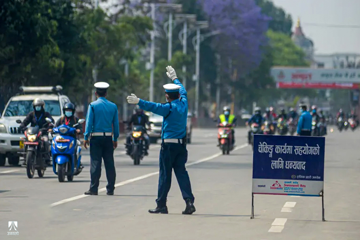 सडक सुरक्षा शिक्षाः जिम्मा ट्राफिक प्रहरीलाई मात्र, सिक्दैनन् नागरिक