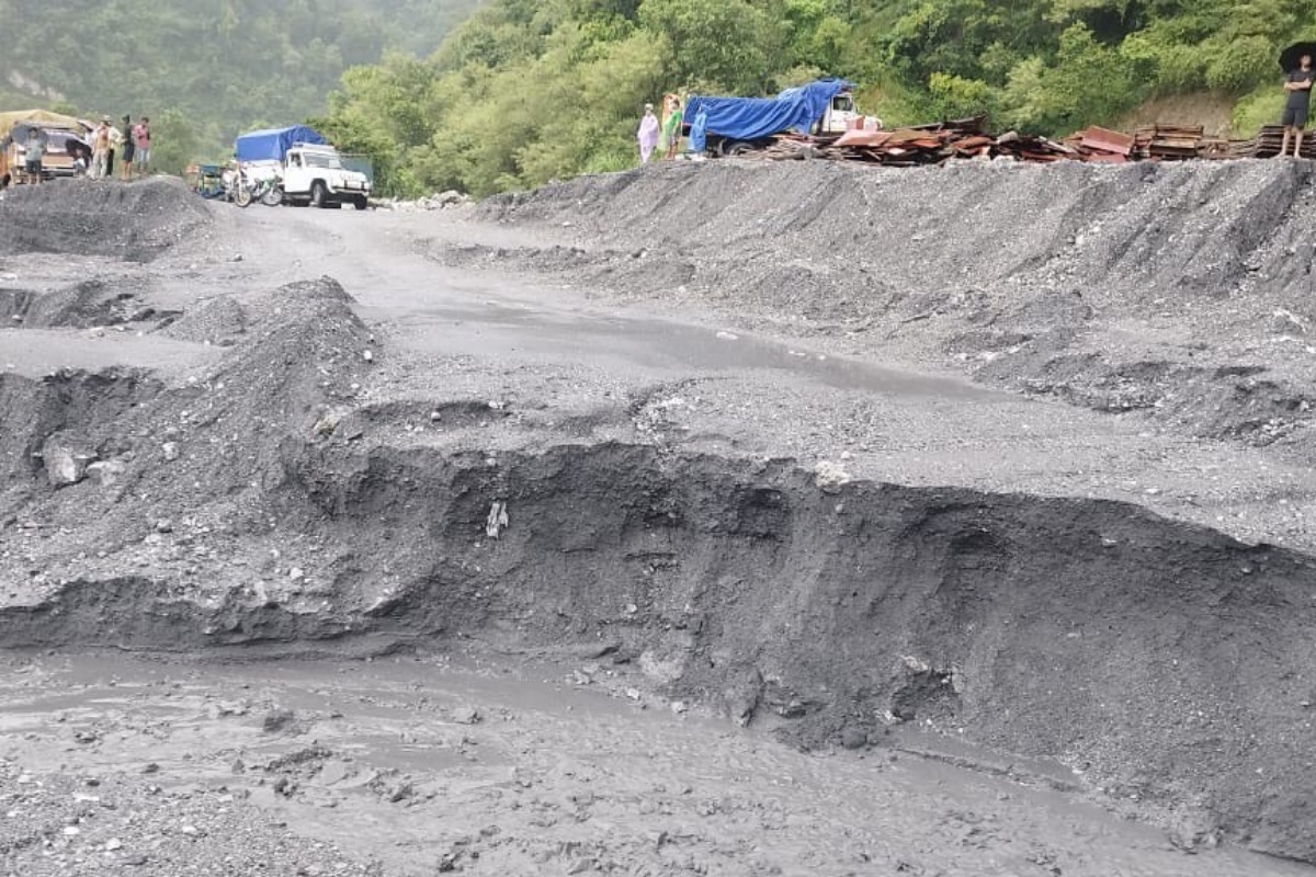 बाढीले गुल्मीको रिडी–वामीटक्सार सडक अवरुद्ध