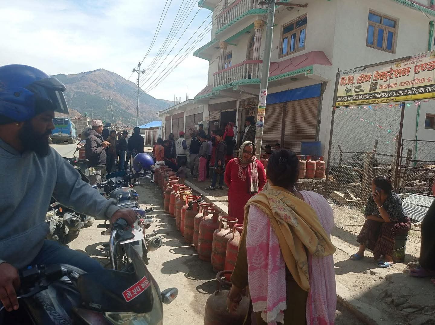 जुम्लामा ग्यास वितरण प्रणालीलाई पारदर्शी बनाउन दैनिक अभिलेख राख्ने निर्णय