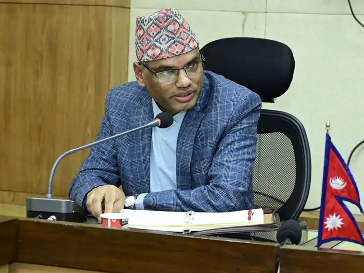 सचिव दुवाडीलाई उपत्यका छाड्न अनुमति, विदेश भ्रमणमा रोक यथावत्