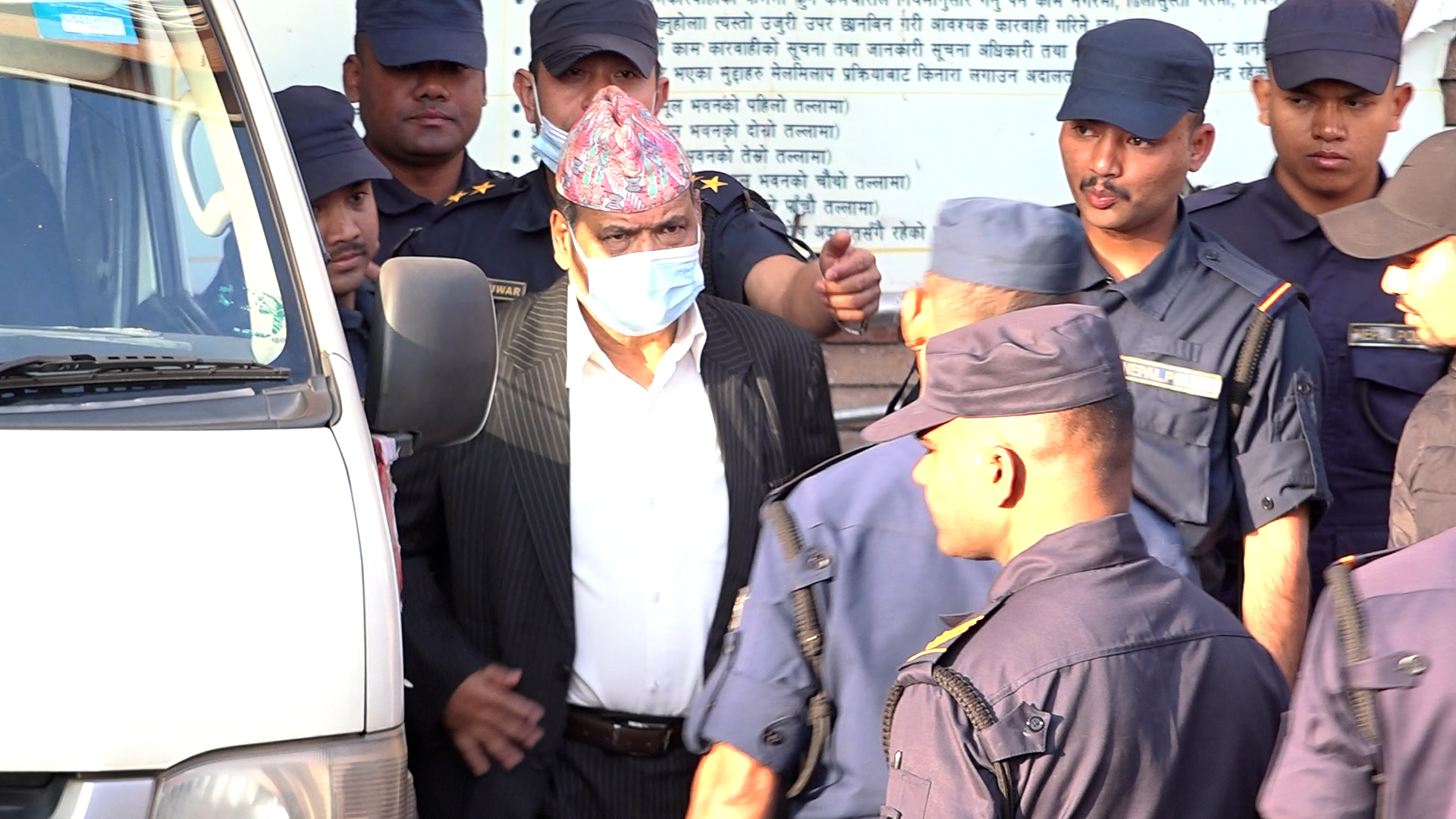 सुन तस्करी प्रकरणमा पूर्वसभामुख महराविरुद्ध मुद्दा दायर