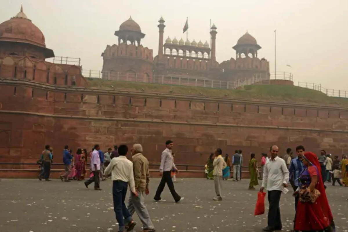 दिल्लीको लाल किल्ला मेट्रो स्टेशननजिकै कारमा विस्फोट हुँदा ८ जनाको मृत्यु