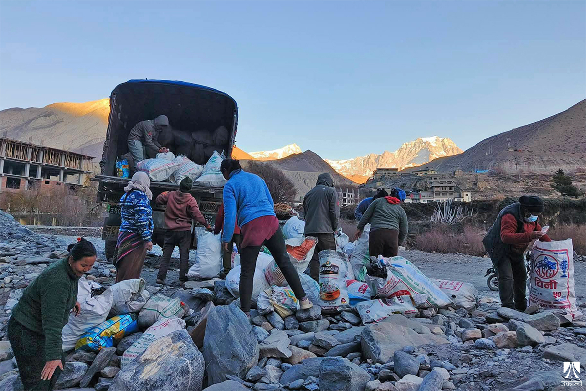 संरक्षणकर्मीको चिन्ता: पर्यटक आए, फोहोर ल्याए