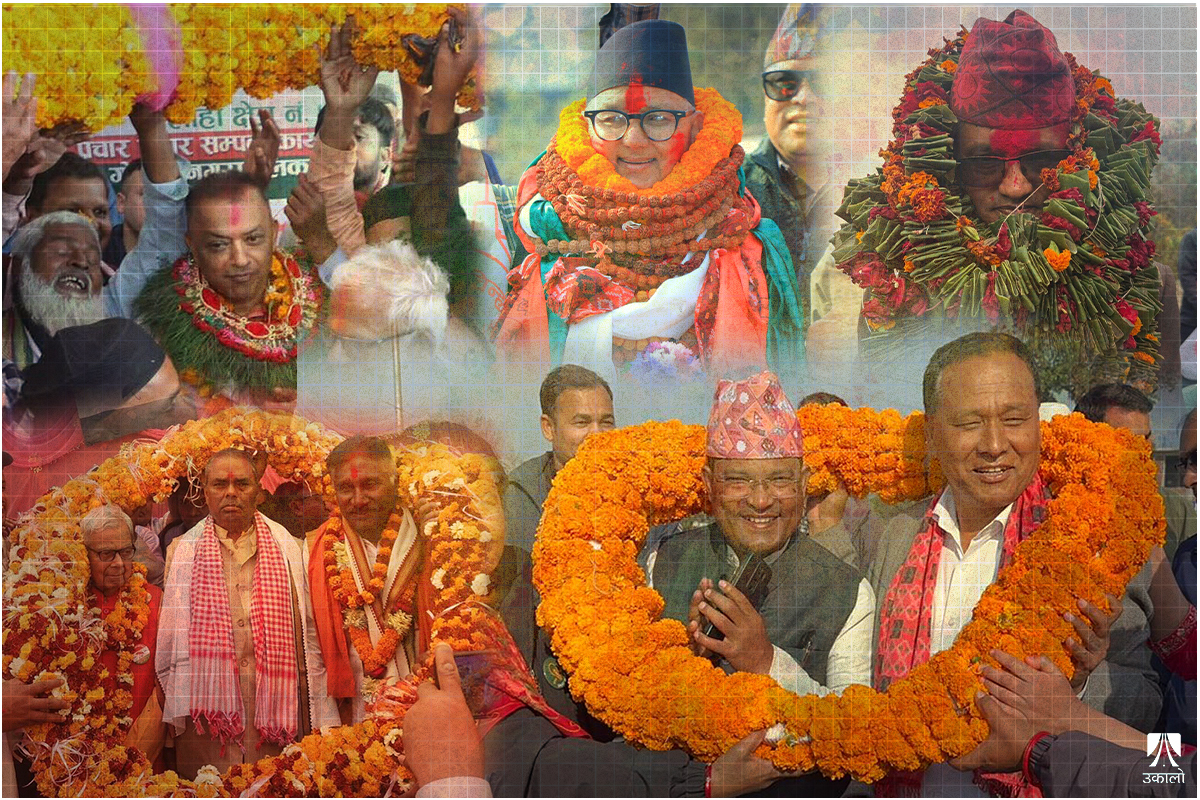 नेताहरूका काँधमा धानिनसक्नु मालाको भार