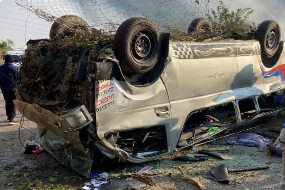 धनकुटामा माइक्रोबस दुर्घटना: १ जनाको मृत्यु, १४ घाइते