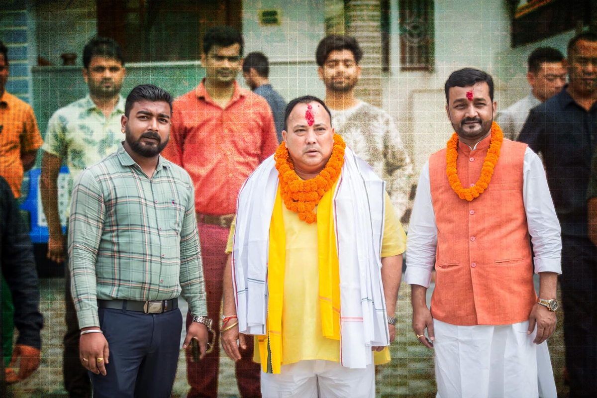 स्वकीय सचिव रहेका निखिल वर्णवाल, वीरगञ्ज महानगरका मेयर राजेशमान सिंह र पुर्व खानेपानी मन्त्री प्रदीप यादव।