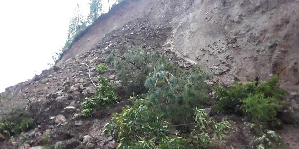 मध्यपहाडी लोकमार्गको सिन्धुलीखण्ड अवरुद्ध
