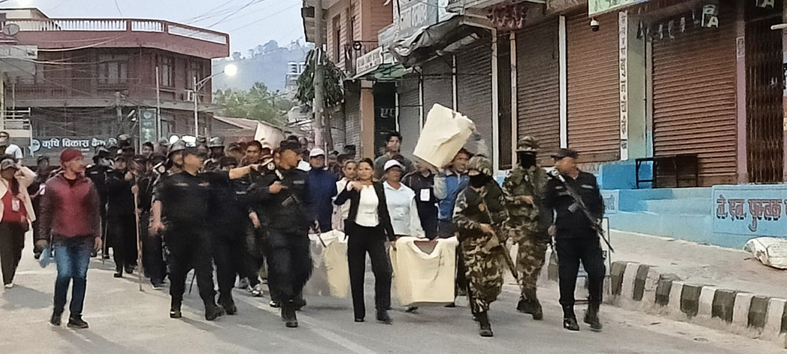 रामेछापका सबै मतपेटिका सदरमुकाम मन्थली ल्याइयो, सर्वदलीय बैठकपछि मतगणना शुरू हुने