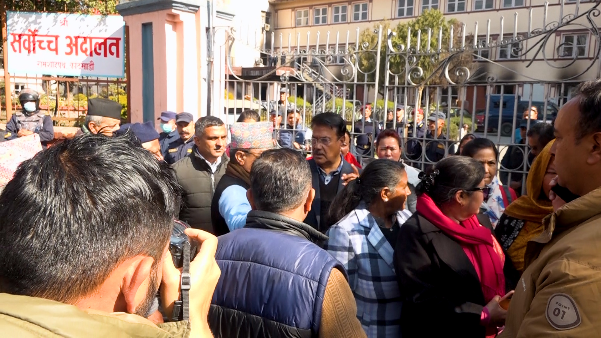 कांग्रे‍स आधिकारिकता विवाद: निर्वाचन आयोगको निर्णयविरुद्ध देउवा पक्ष सर्वोच्चमा