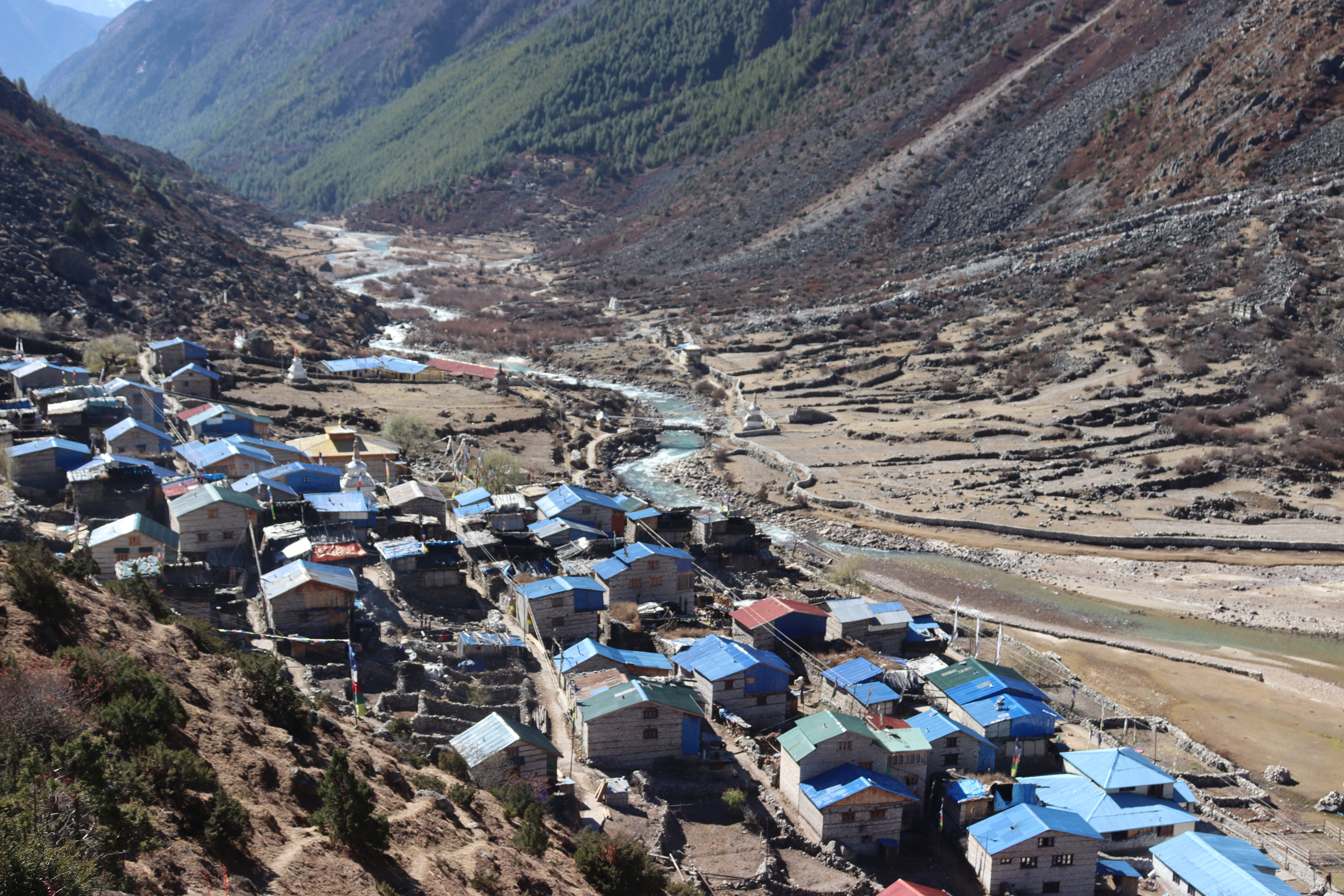 चिसो छल्न बेँसी झरेका मुगुवासीलाई फागुनको निर्वाचनमा मतदान केन्द्र पुग्न सकस