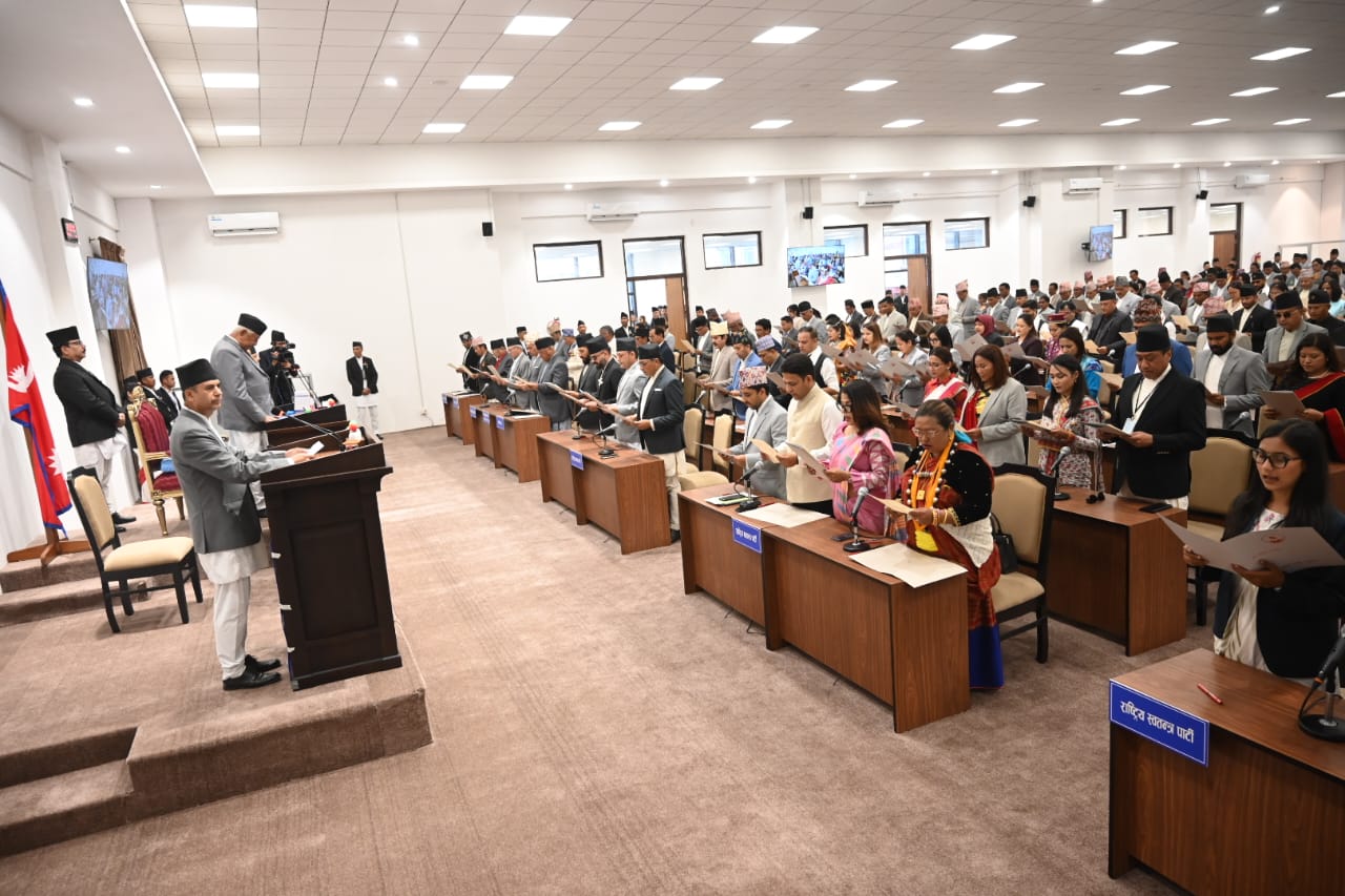 नवनिर्वाचित सांसदहरूले लिए पद तथा गोपनीयताको शपथ