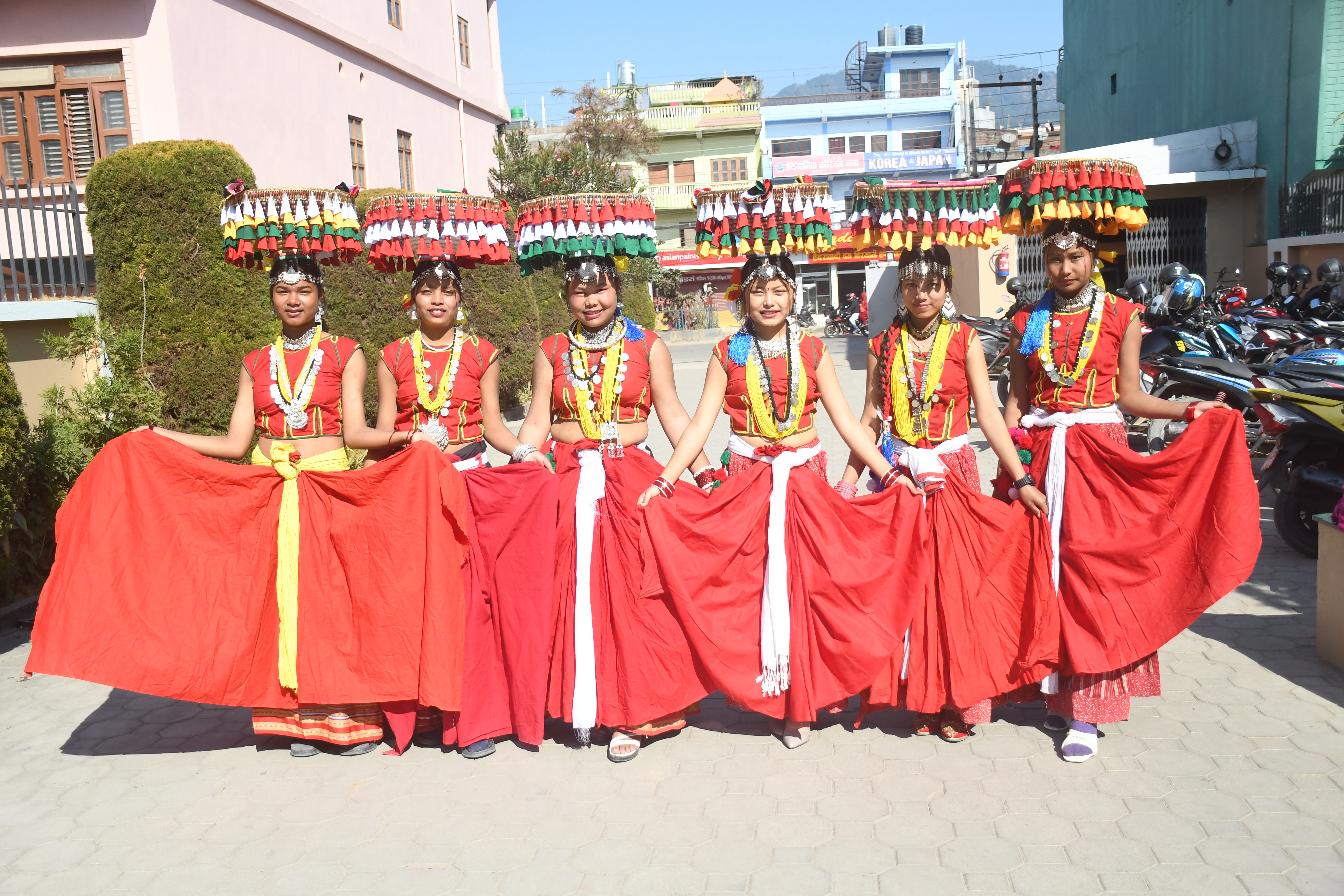 थारु संस्कृति संरक्षणमा युवा पुस्ताको अग्रसरता