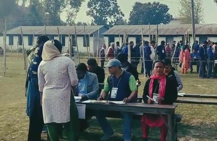 सर्लाही–४ मा विवादपछि रोकिएको मतदान पुनः सुचारु