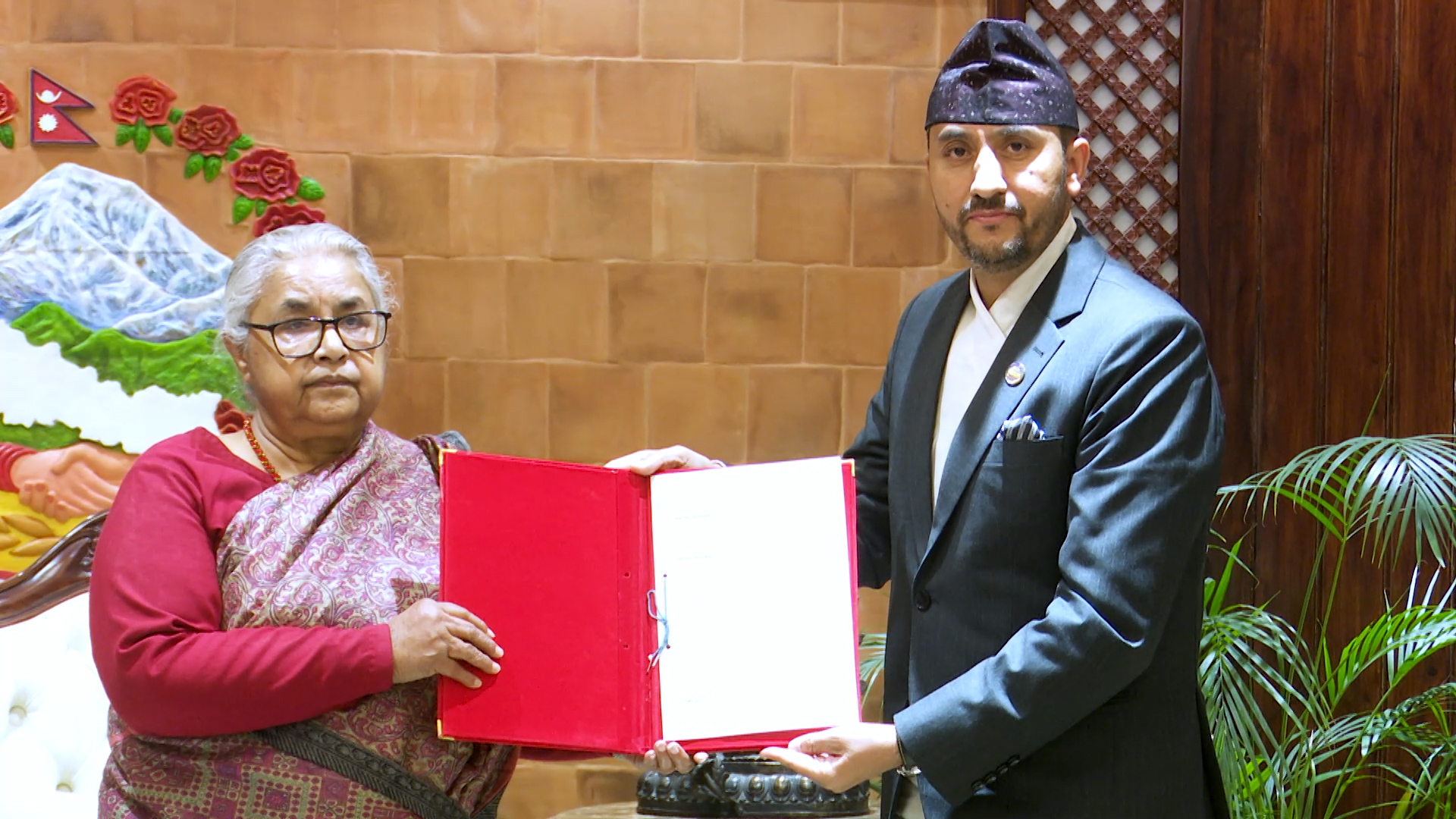 सञ्चारमन्त्री जगदीश खरेलले दिए राजीनामा