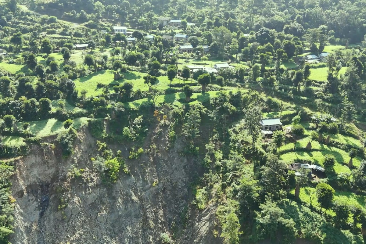 रामेछापको सुनापतिमा पहिरो: ७७ परिवार जोखिममा