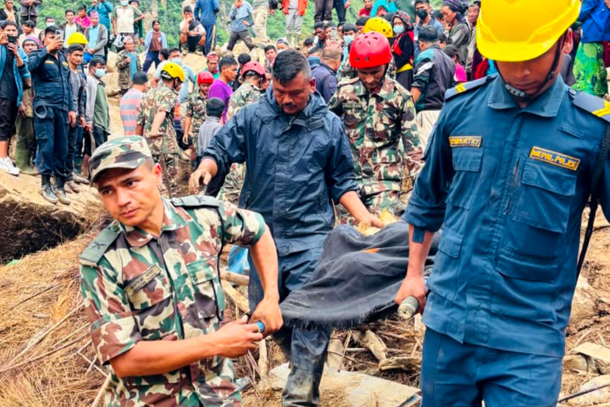 रोल्पा पहिरो: मृत भेटिएका चारको सनाखत, नौ अझै बेपत्ता