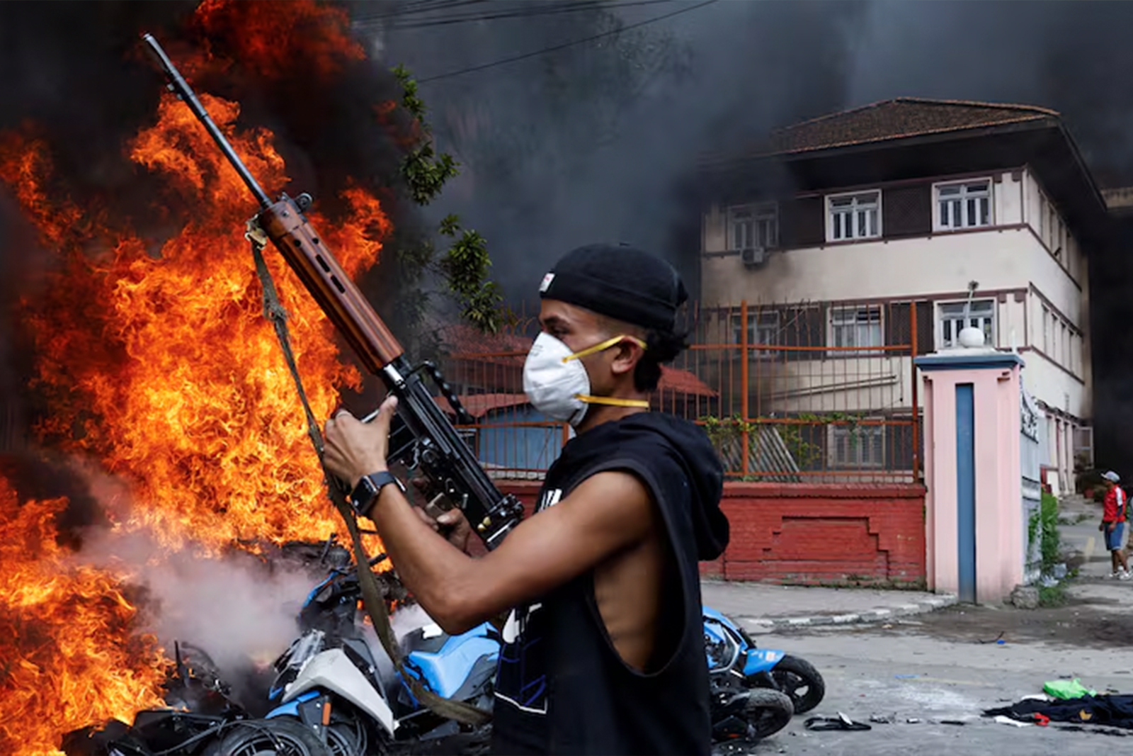 प्रहरीको आत्मसमर्पण शैलीः हतियार किन छाडियो?