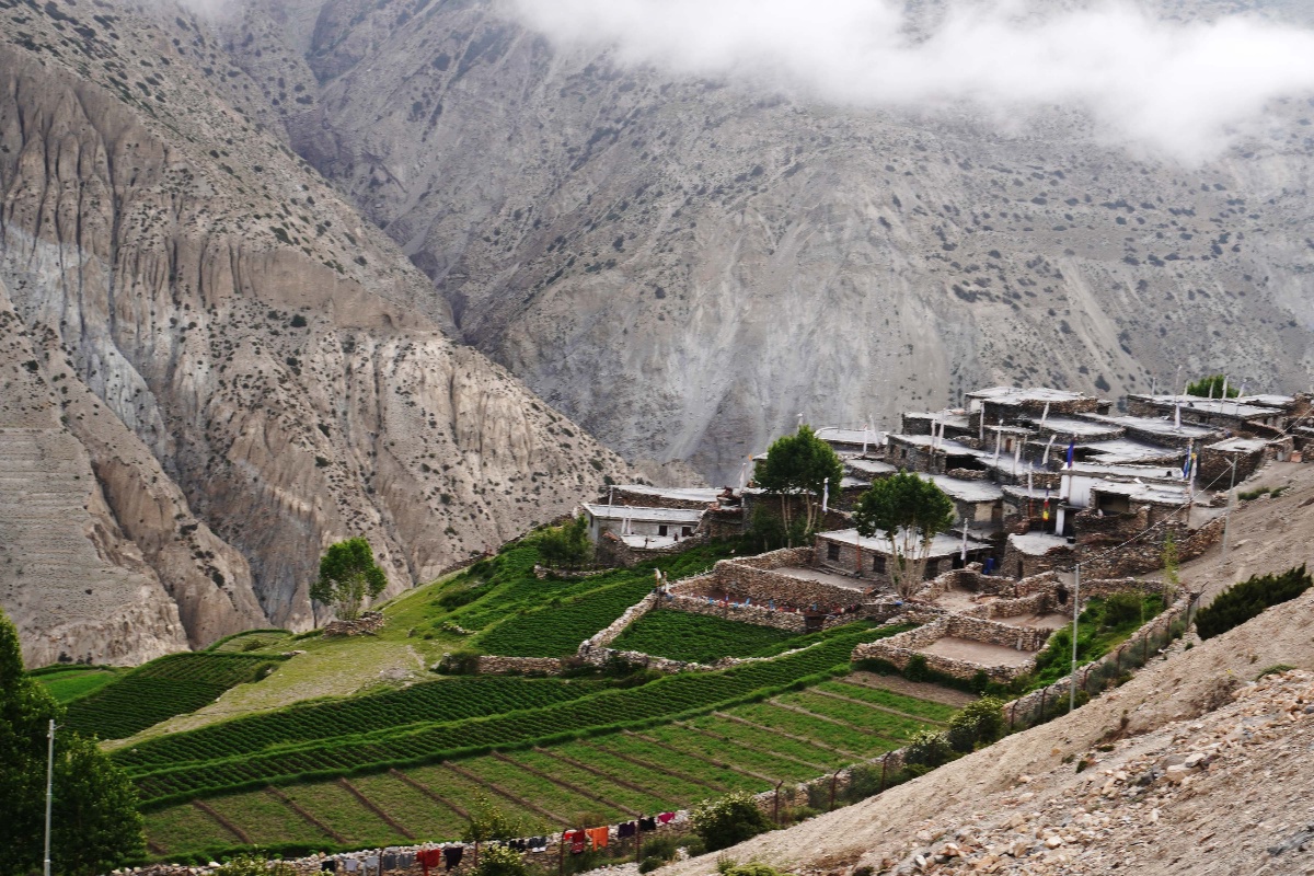 हिउँदमा वासस्थान फेरिएको मुस्ताङको साङ्ता गाउँ