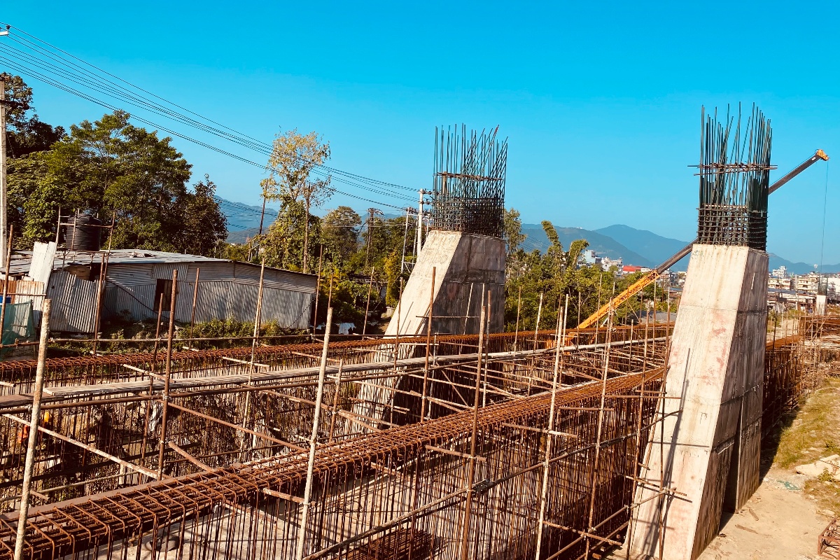 ठेक्का अवधि सकियो, सेती पुलमा मात्र आधा काम