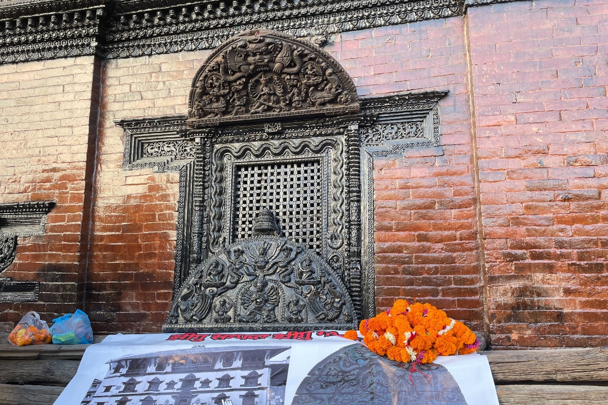 २६ वर्षअघि चोरिएको तोरण कुमारी घरमै पुनर्स्थापना