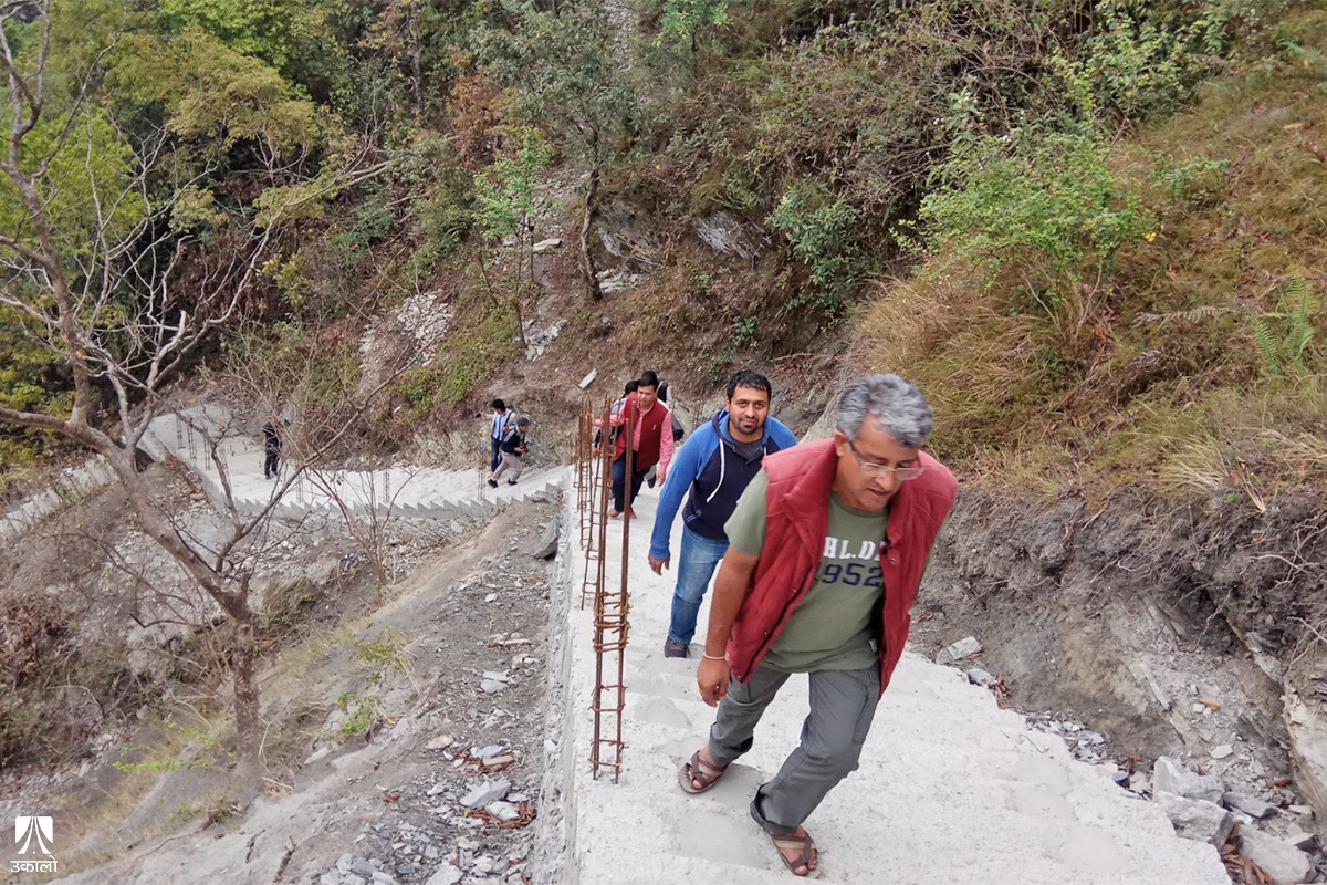 डोजरले निलेका गोरेटोलाई पदमार्गको ‘विकासे ट्याग’