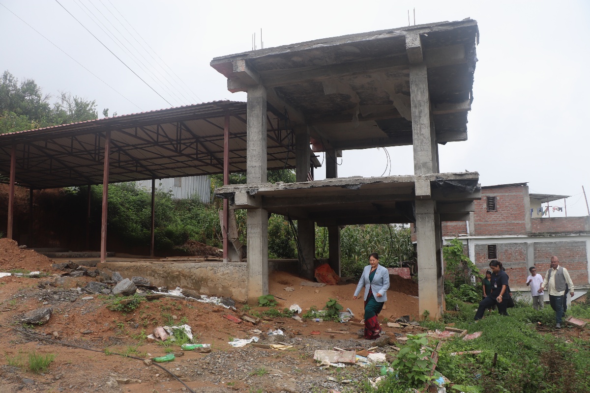 भोजपुरको ‘शैक्षिक अनुसन्धान केन्द्र शिक्षक भवन’ अलपत्र